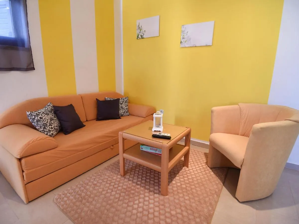 Charming Apartment In Maslenica With Balcony