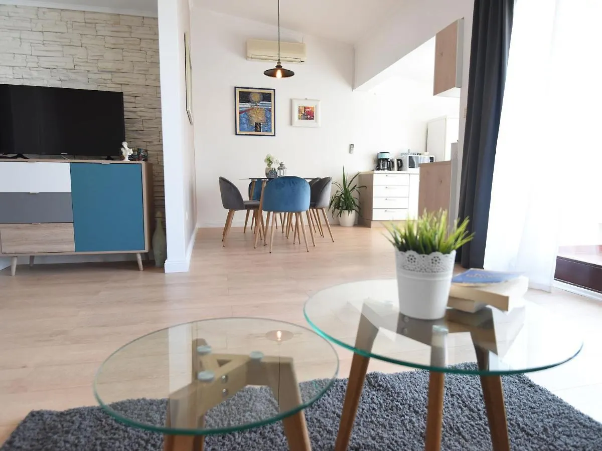 Charming Apartment In Maslenica With Balcony