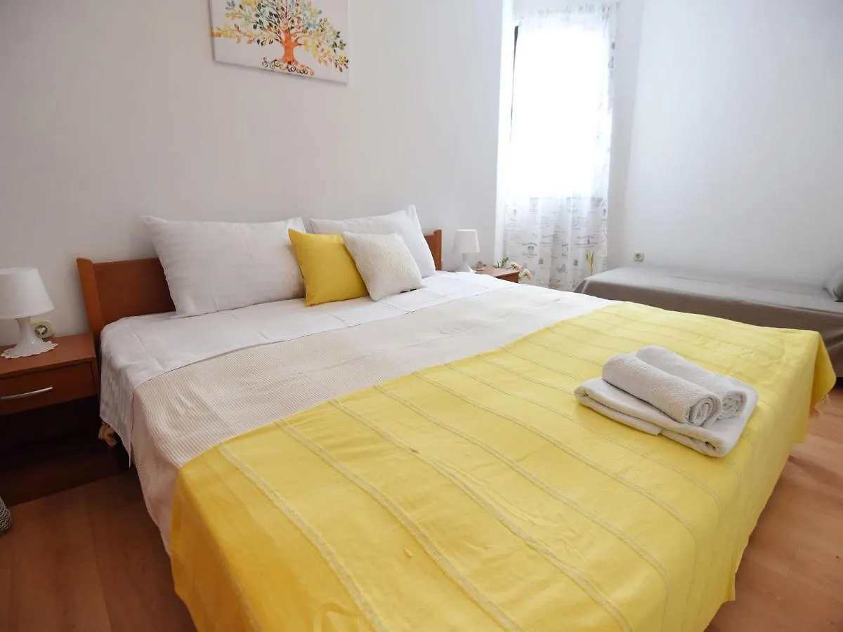 Charming Apartment In Maslenica With Balcony
