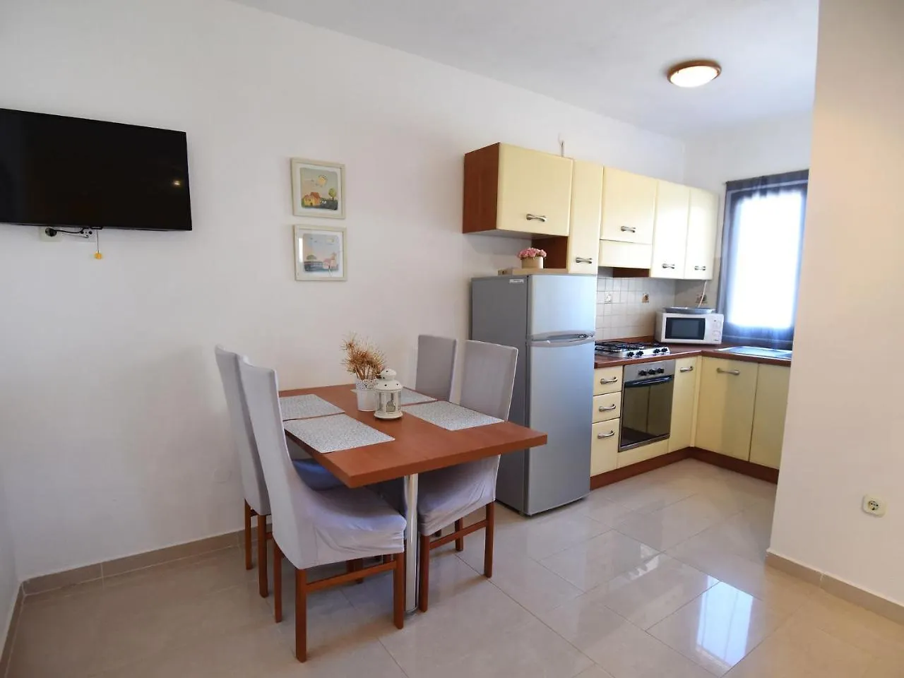 Charming Apartment In Maslenica With Balcony 0*,