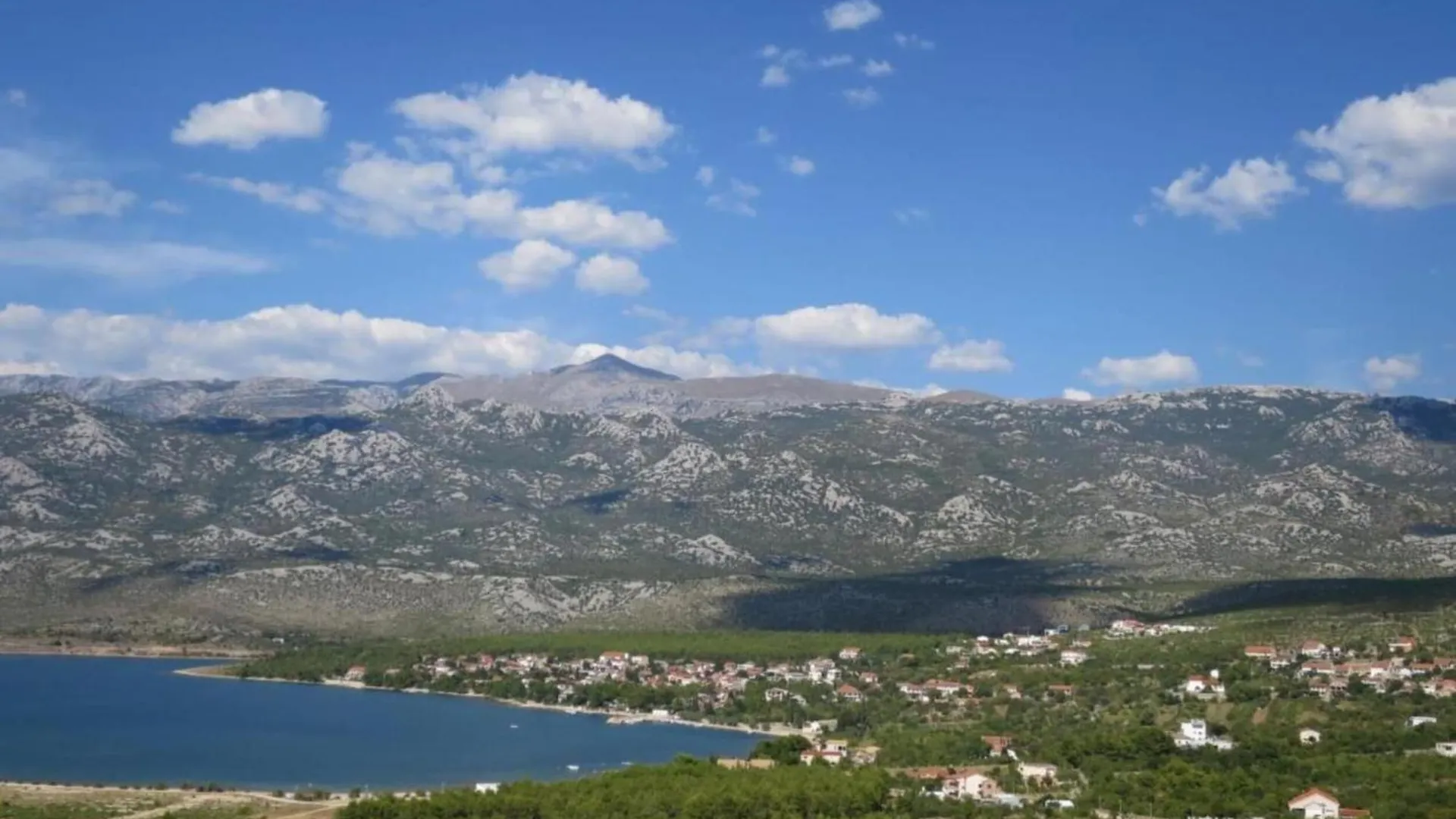 Charming Apartment In Maslenica With Balcony